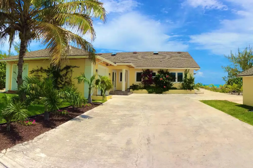 Front of the house Front of the house - Turtle View - Exuma