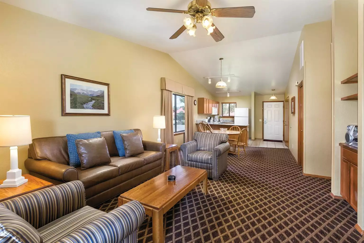 Kitchen & Living Area Kitchen & Living Area - Pagosa 1bdr Suite- Ptarmigan - Pagosa Springs