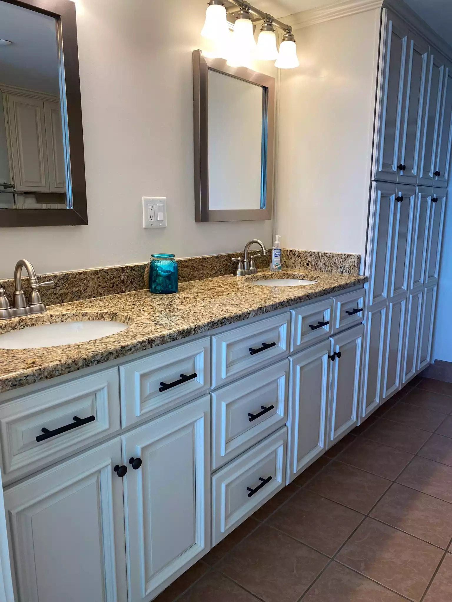 Granite countertop, double sinks and tons of storage! Granite countertop, double sinks and tons of storage! - One Ocean Place 1101! Beautiful OceanFront Condo! - Murrells Inlet