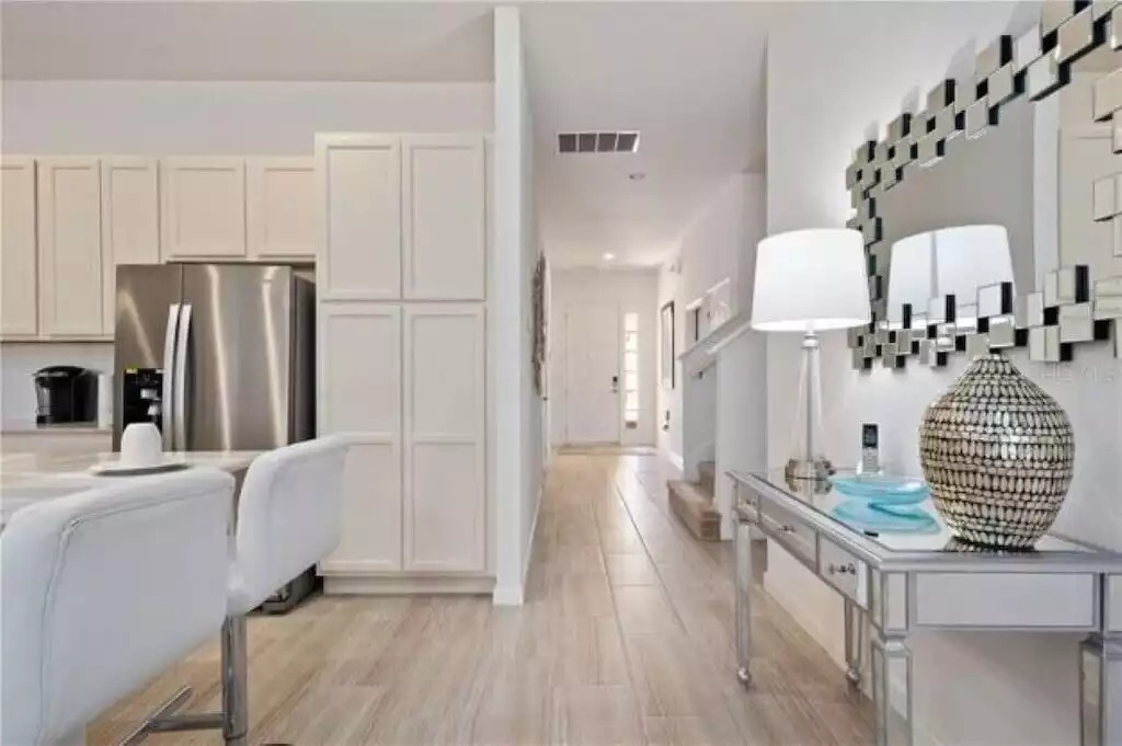 Grand entrance and open concept floorplan Grand entrance and open concept floorplan - Splendid Solterra - Davenport