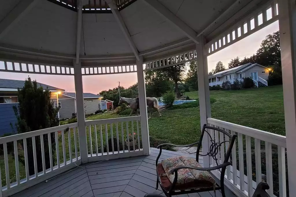Cottage with MIND BLOWING Smoky Mountain views! - Pigeon Forge Cottage with MIND BLOWING Smoky Mountain views! - Pigeon Forge