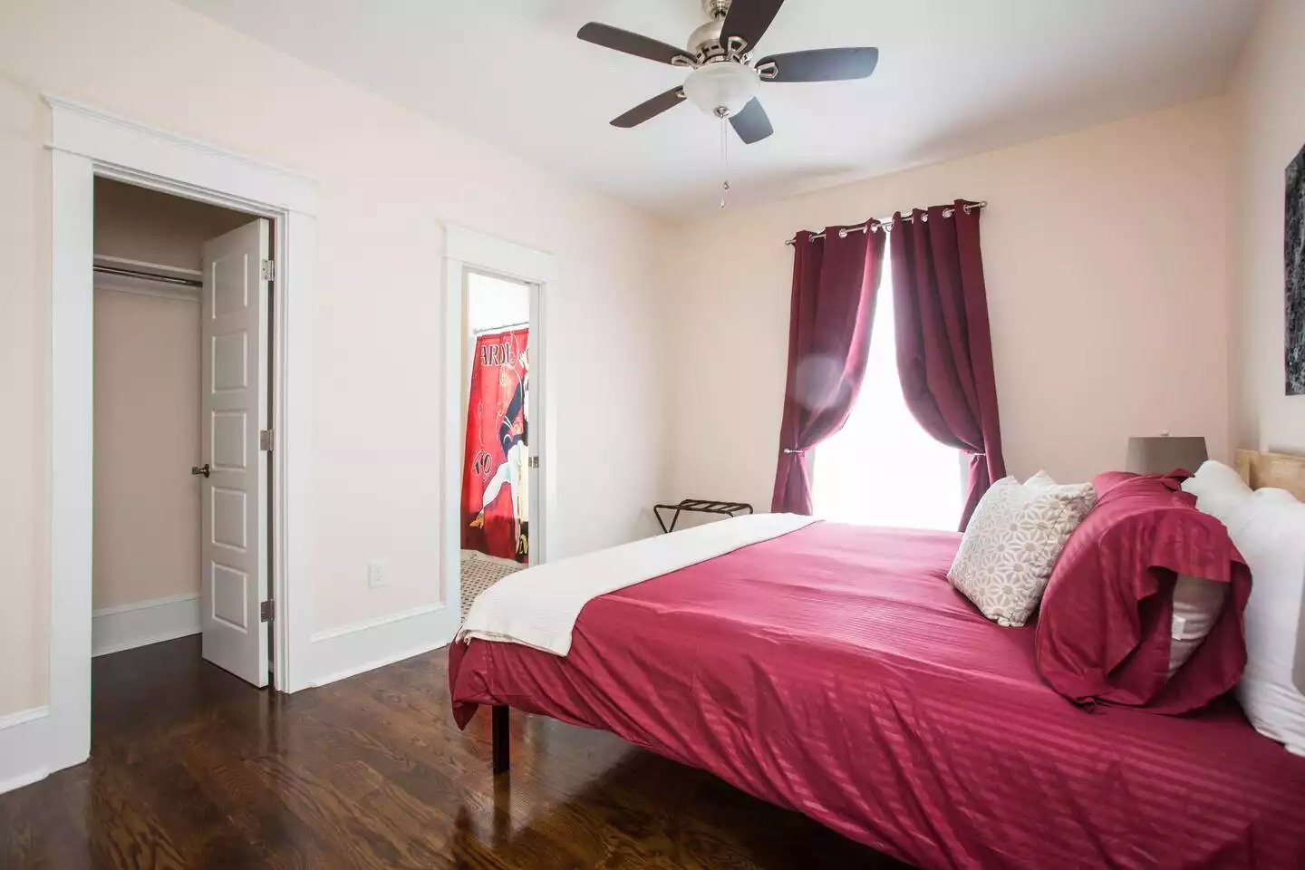 Bedroom 2. Upstairs. King bed. Bedroom 2. Upstairs. King bed. - Gravier Quarters off the Ave - New Orleans