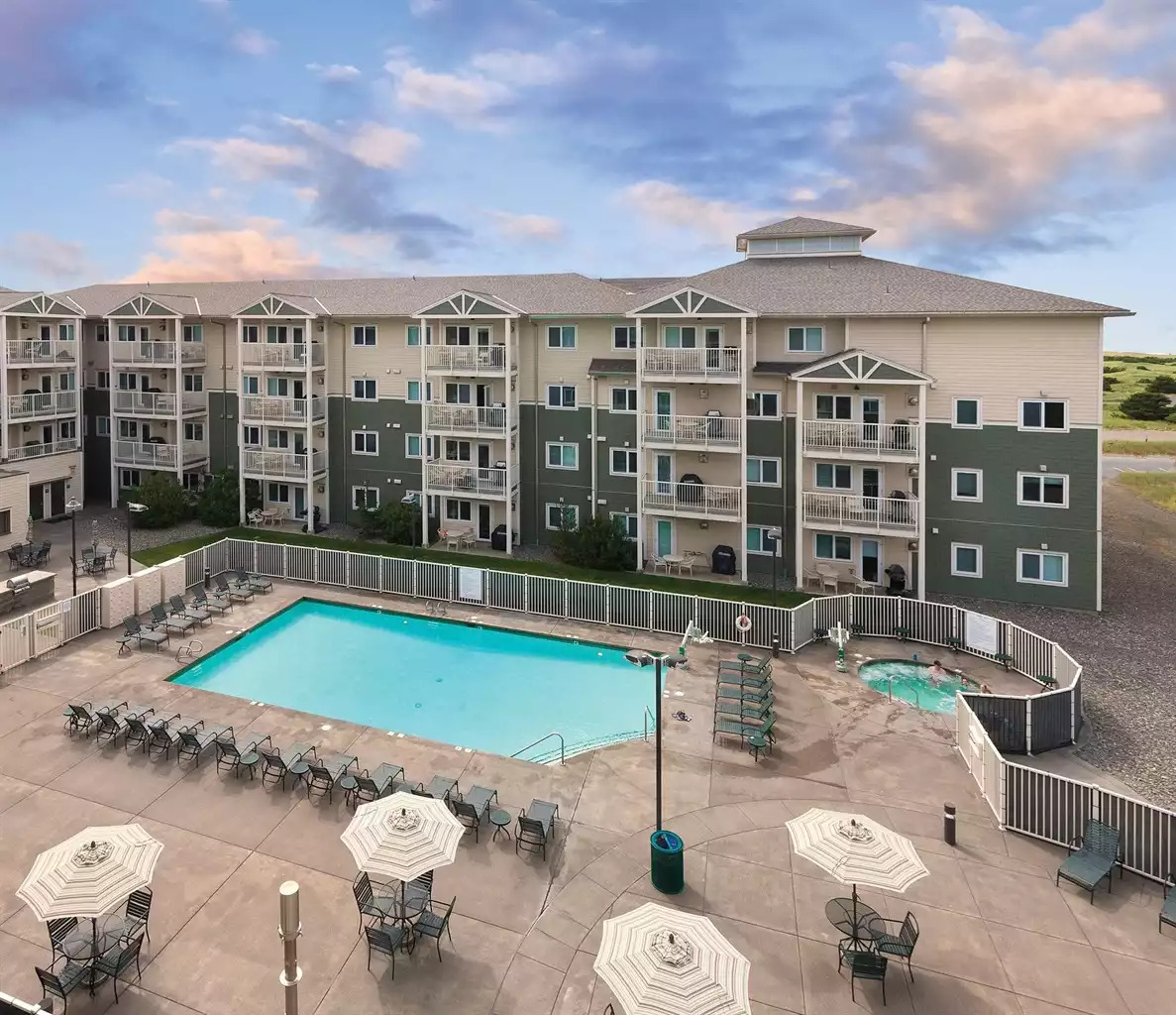 Pools & Hot Tubs Pools & Hot Tubs - Long Beach Resort 2bdr Twin - Long Beach