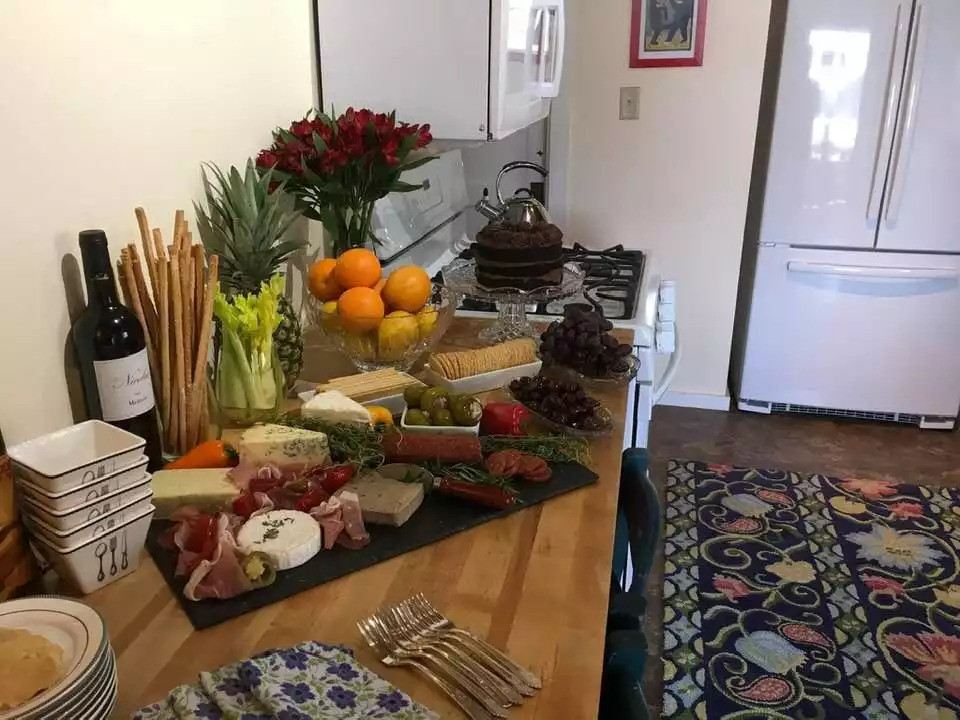 Entertaining is easy with all the platters, dishes, etc. we have on hand. Entertaining is easy with all the platters, dishes, etc. we have on hand. - Vermont Cottage Amherst Lake & Sanctuary - Plymouth