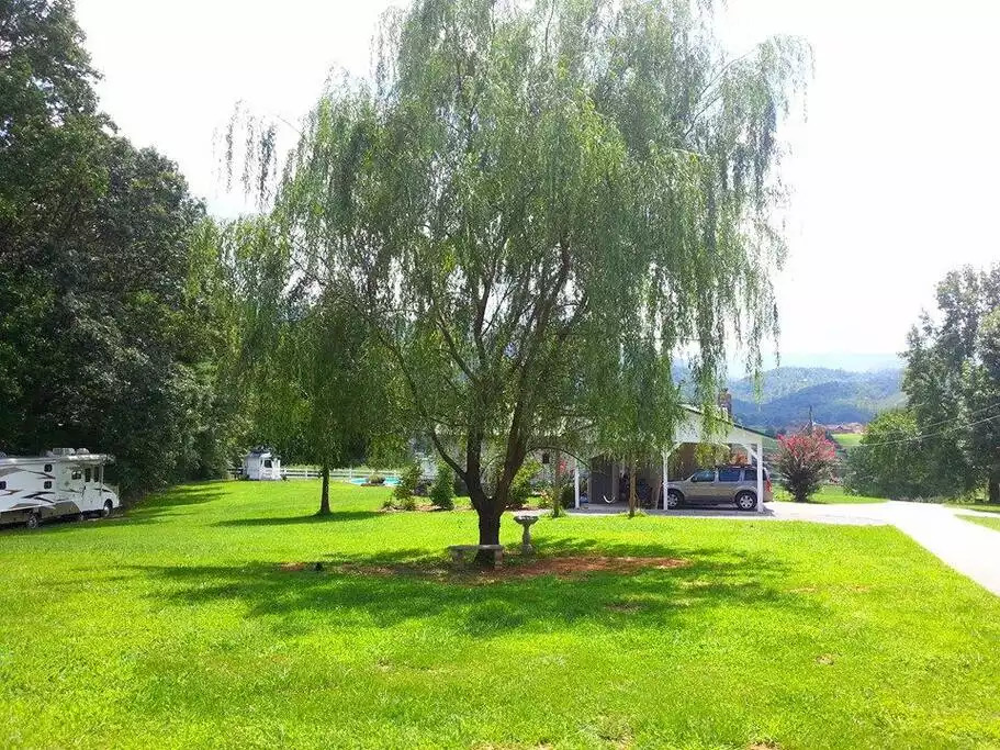 Cottage with MIND BLOWING Smoky Mountain views! - Pigeon Forge Cottage with MIND BLOWING Smoky Mountain views! - Pigeon Forge