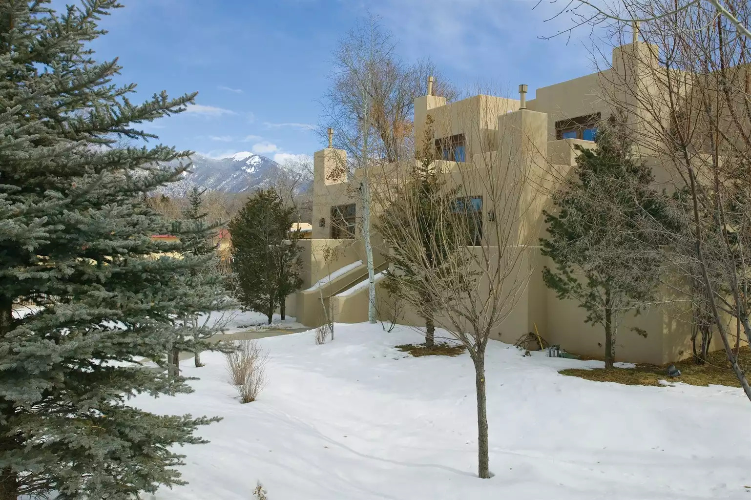 Exterior View Exterior View - Taos Resort Studio Deluxe - Taos