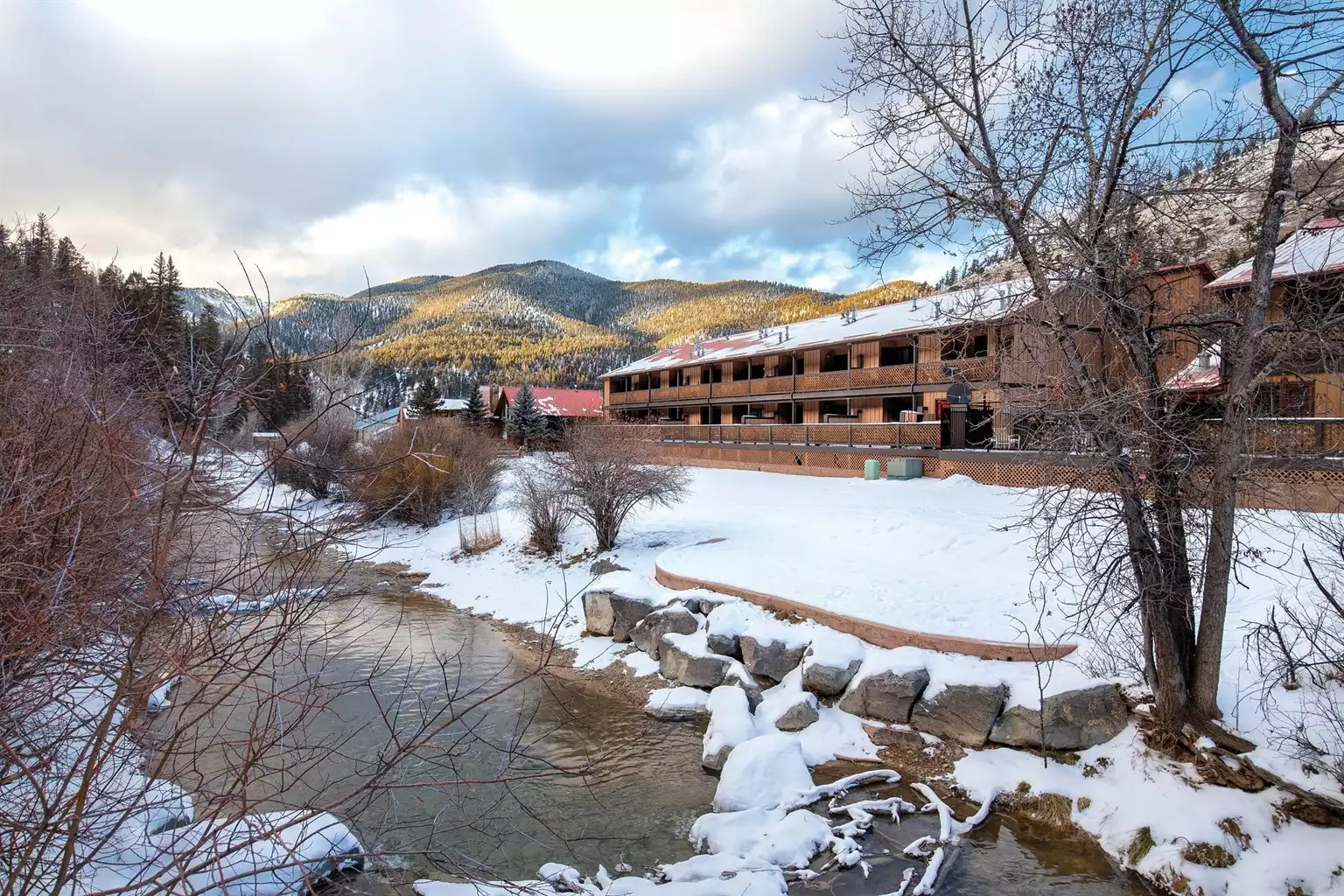 Exterior View Exterior View - Red River Resort 1bdr - Red River