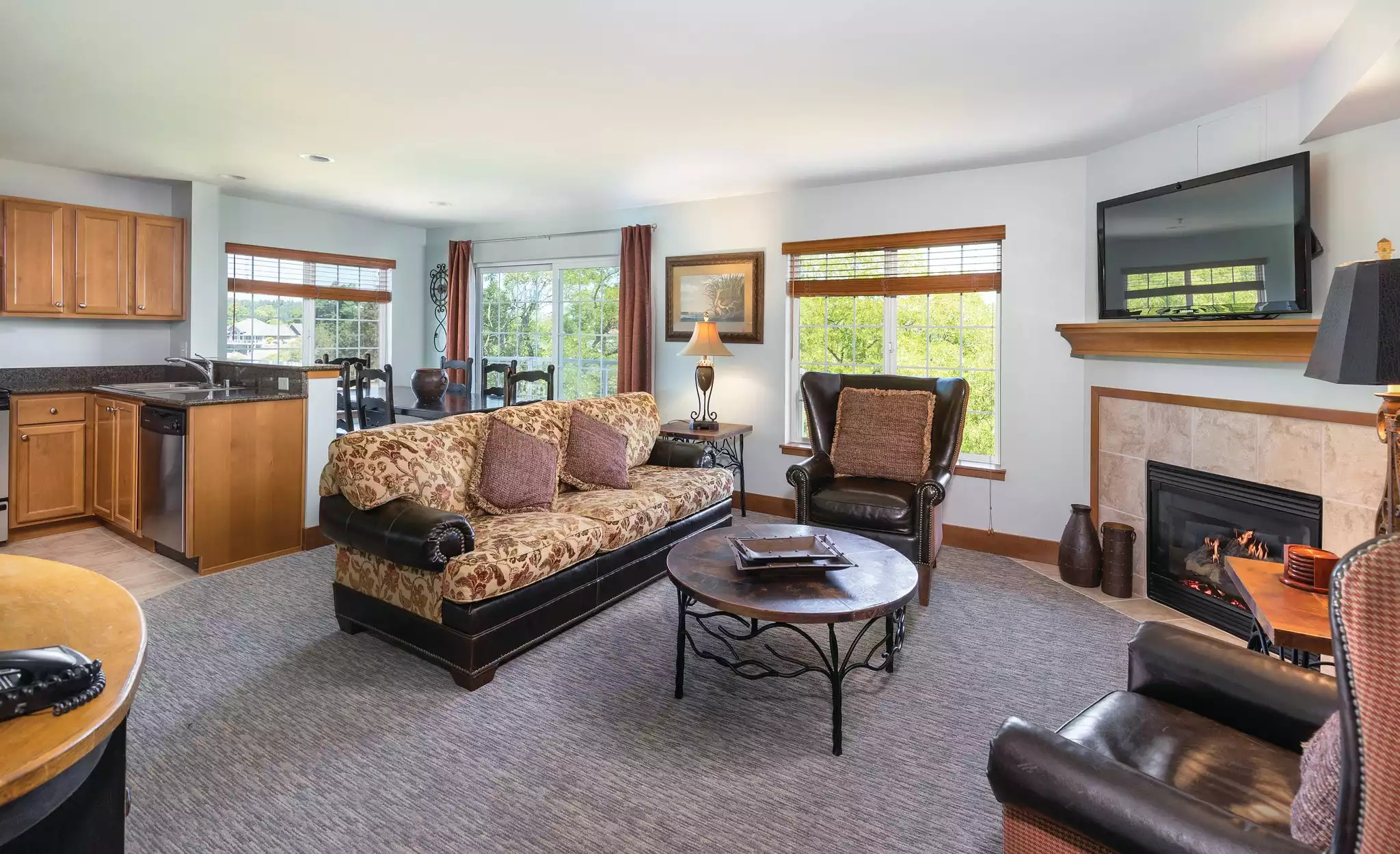 Living Area Living Area - Blaine Resort 2bdr - Blaine