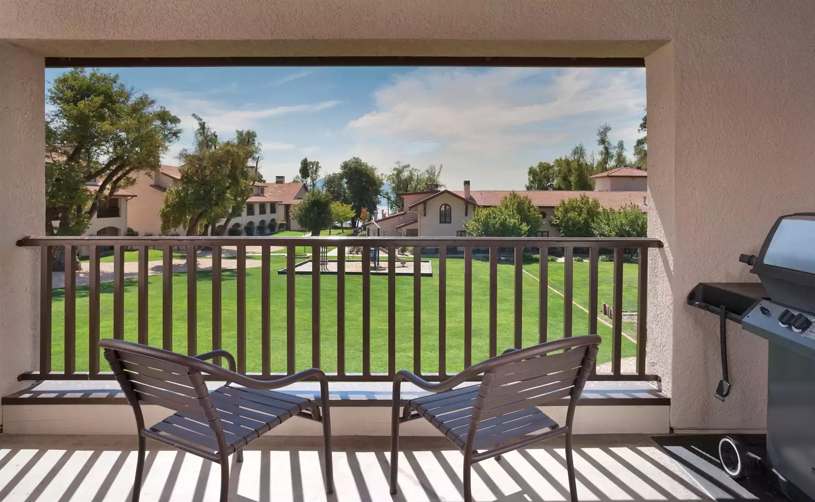 Balcony w/ Grill Balcony w/ Grill - Clear Lake Resort 2bdr - Nice