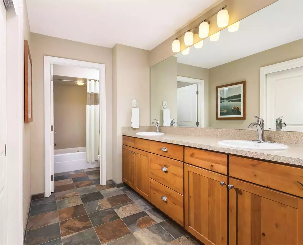 Bathroom Bathroom - Arrow Point Resort 3bdr - Harrison
