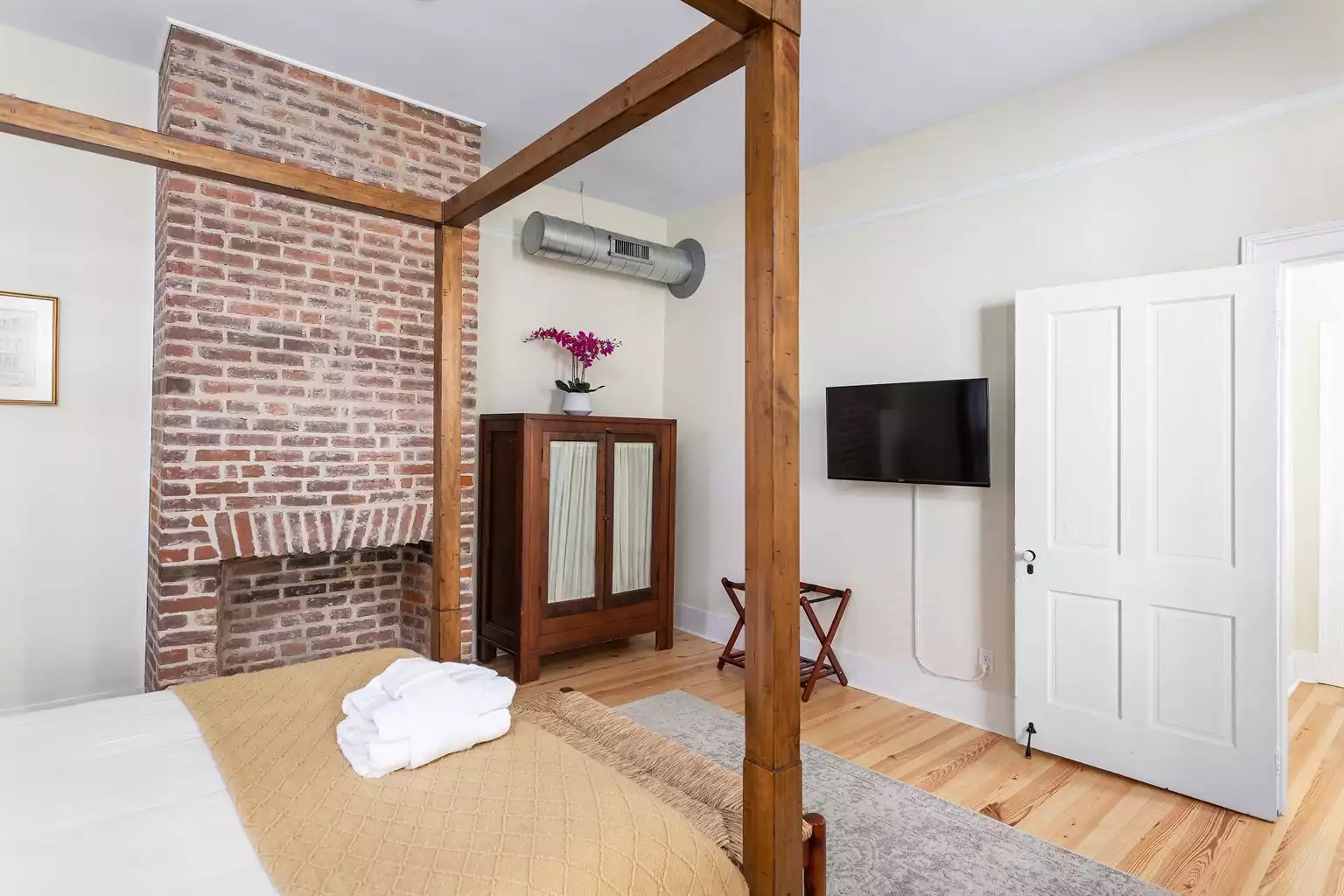 Primary Bedroom Primary Bedroom - Ashley House - Charleston