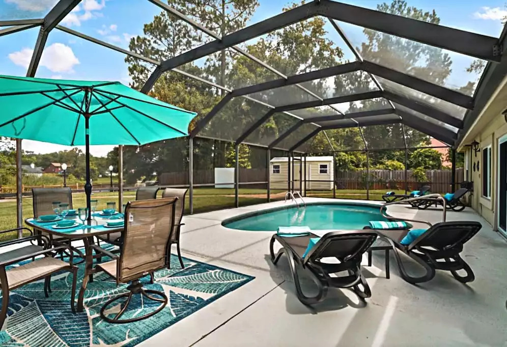 Heated Saltwater Pool with color LED lights, 4 lounge chairs, outdoor dining set for 6. Heated Saltwater Pool with color LED lights, 4 lounge chairs, outdoor dining set for 6. - Heated Saltwater Pool*Harry Potter*Fire Pit*BBQ*EV - St. Augustine