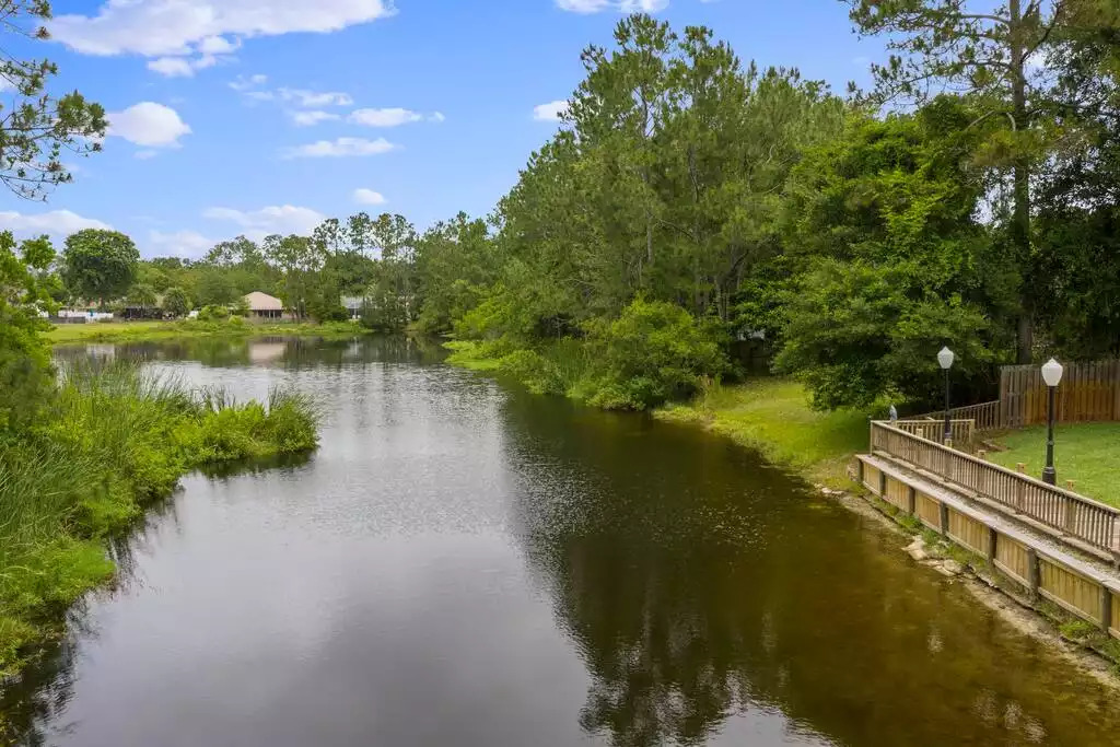 Relax by the lake listing to the birds and watching a wild life. So peaceful! Relax by the lake listing to the birds and watching a wild life. So peaceful! - Heated Saltwater Pool*Harry Potter*Fire Pit*BBQ*EV - St. Augustine