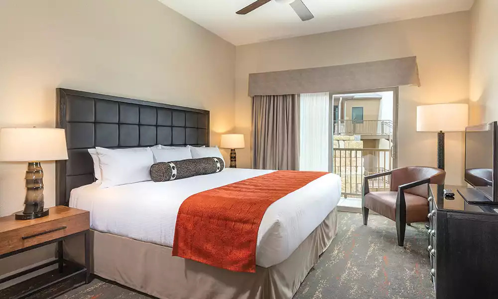 Master Bedroom Master Bedroom - Marble Falls Resort 2bdr Presidential - Marble Falls