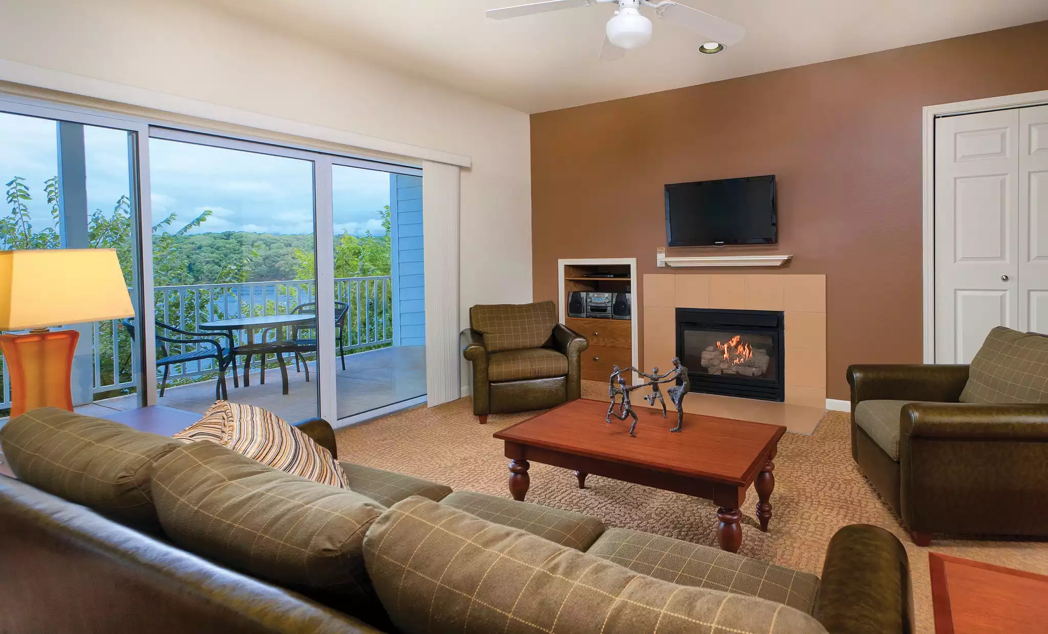 Living Area Living Area - Lake of the Ozarks Resort 1bdr - Osage Beach