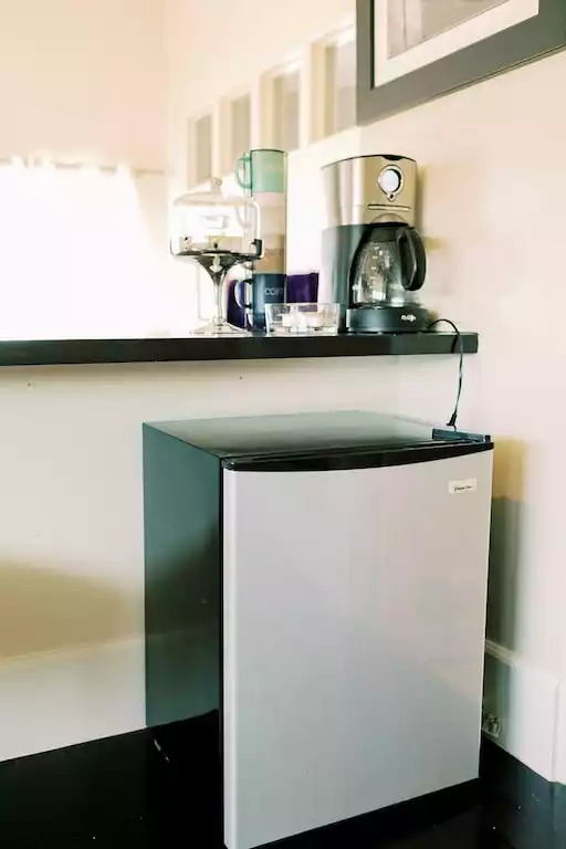 Cool place to leave your snacks and drinks. Cool place to leave your snacks and drinks. - Be Suite - Vineyard Retreat - Paso Robles