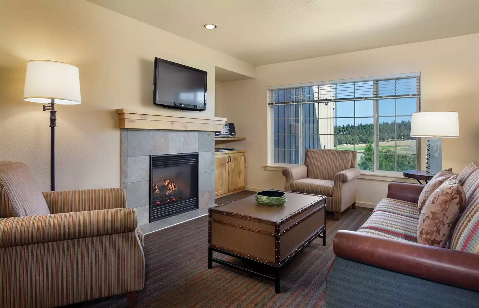 Living Area Living Area - Running Y Resort 1bdr - Klamath Falls
