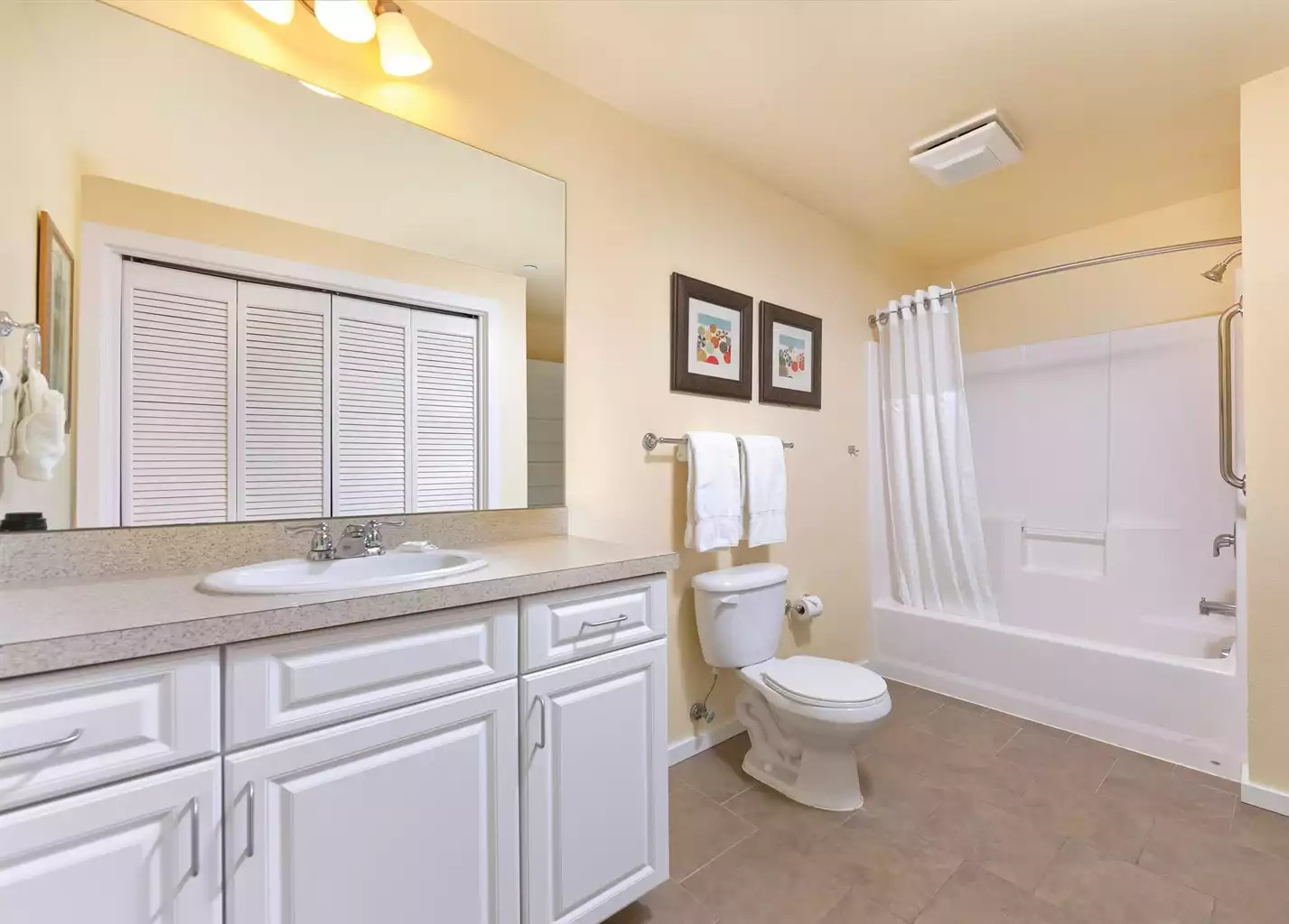 Bathroom Bathroom - Long Beach Resort 2bdr Twin - Long Beach