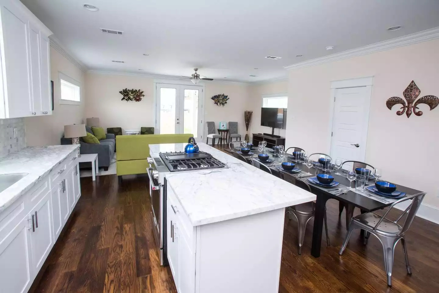 Kitchen, dining, living. Kitchen, dining, living. - Gravier Quarters off the Ave - New Orleans