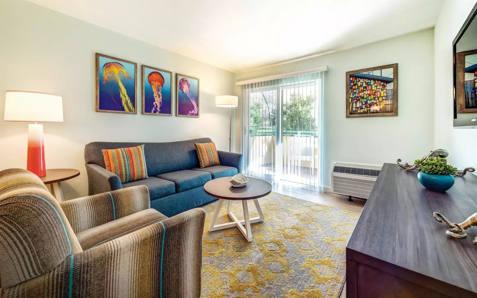 Living Area Living Area - Mission Valley Resort 2bdr Queen - San Diego County