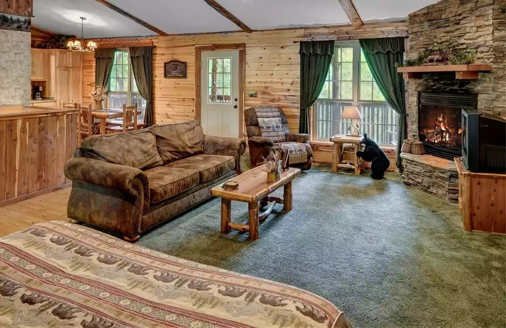 It's Bearadise! In our Bear Cub Cabin. This is the main level of the cabin. It's Bearadise! In our Bear Cub Cabin. This is the main level of the cabin. - Eureka Springs Cabin Rentals - Eureka Springs
