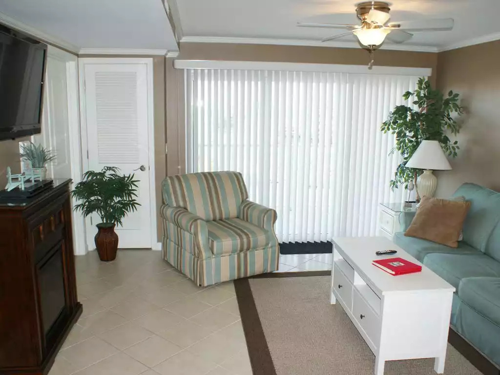 Living Area w/ Queen Sleeper Featuring an Air Dream Mattress Living Area w/ Queen Sleeper Featuring an Air Dream Mattress - Makai Unit #411 - Ocean City