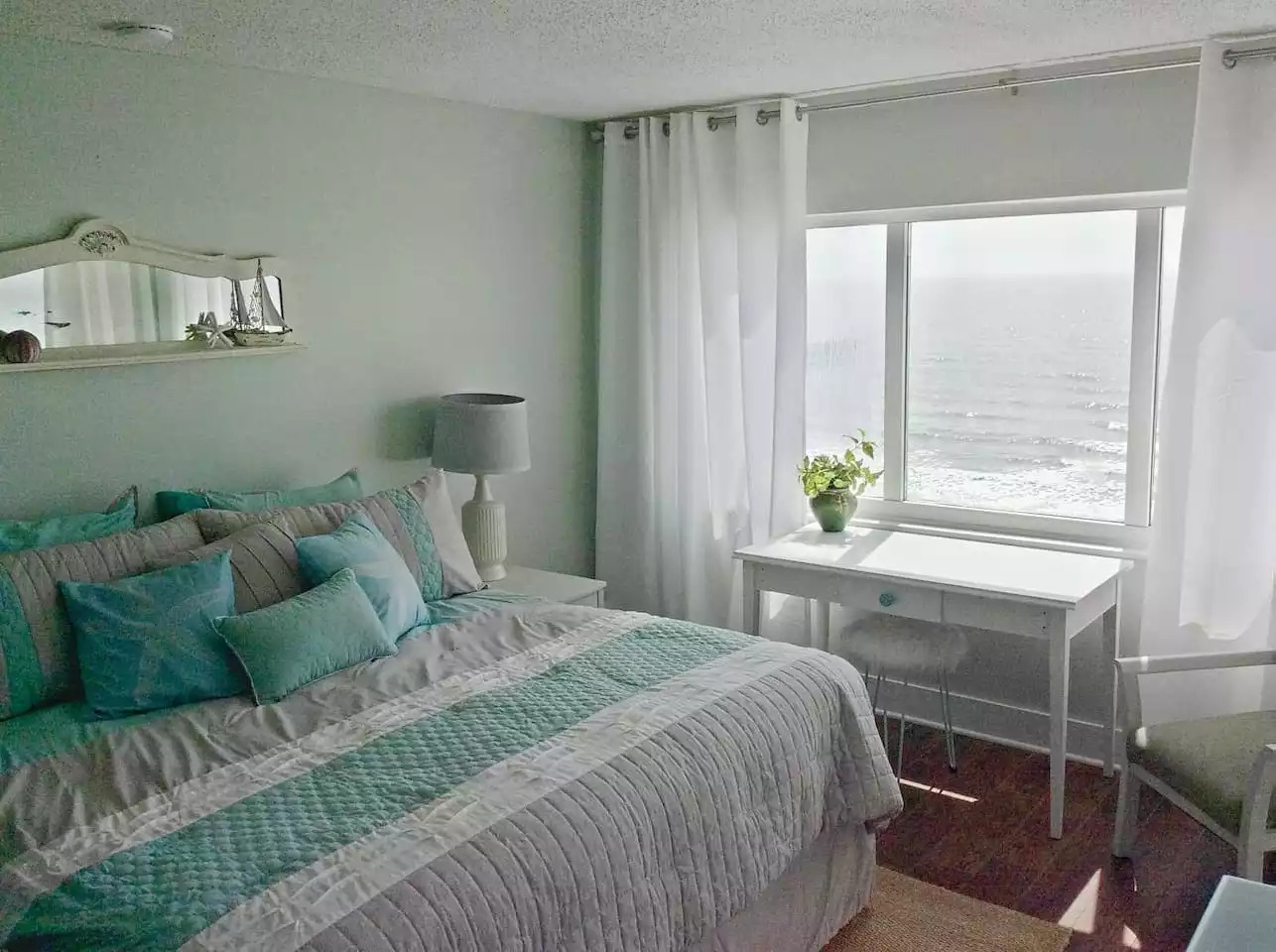 PENTHOUSE OCEANFRONT RETREAT ROOFTOP TERRACE KING Ensuite ZP2 - North Myrtle Beach PENTHOUSE OCEANFRONT RETREAT ROOFTOP TERRACE KING Ensuite ZP2 - North Myrtle Beach