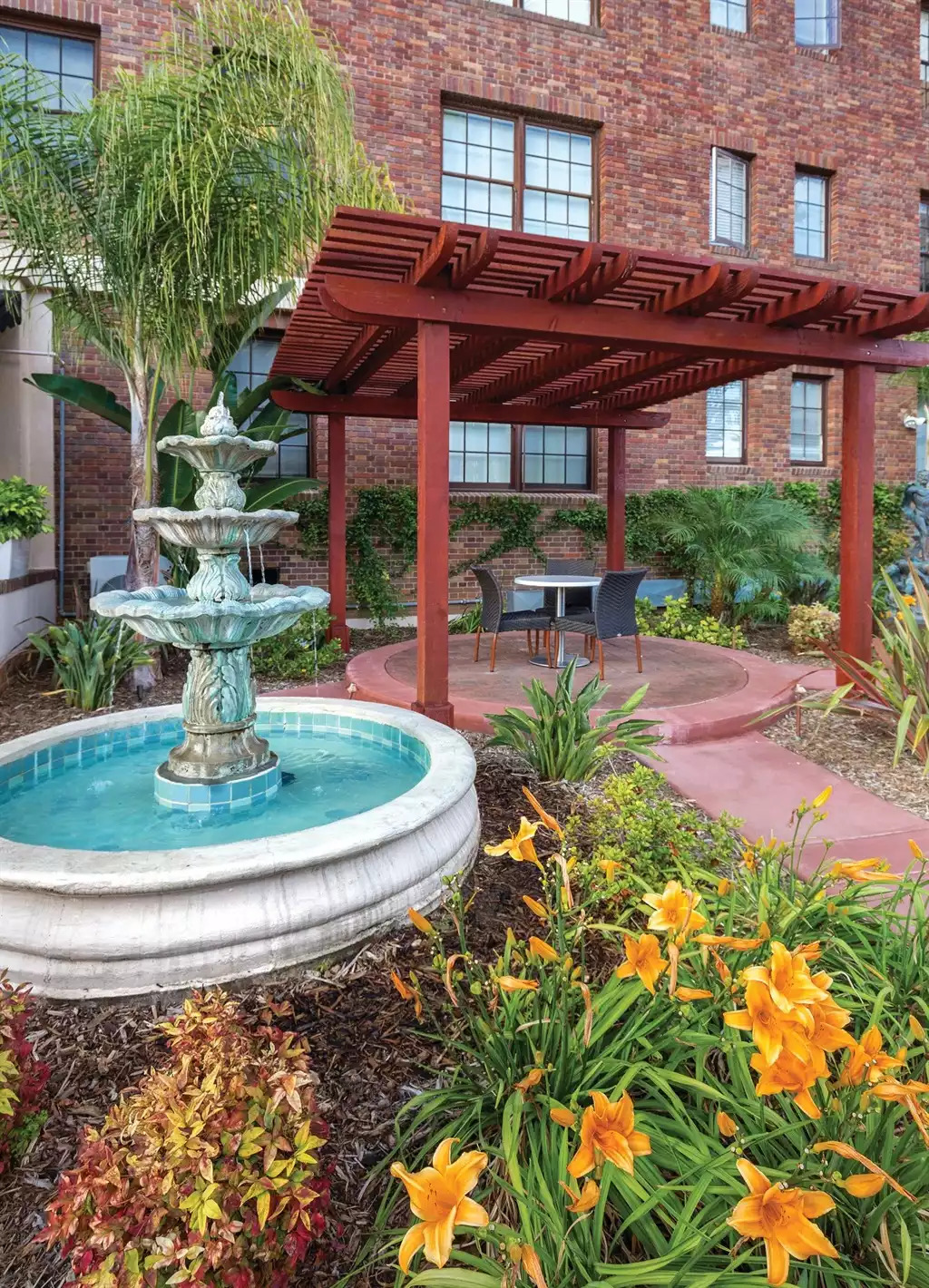 Garden w/ Fountain Garden w/ Fountain - Inn at the Park Resort Studio King - San Diego County