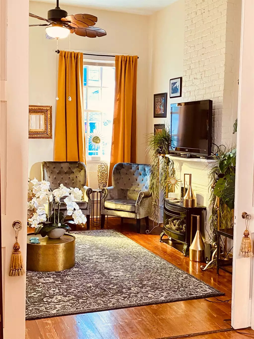 New Orleans style living room New Orleans style living room - SuperHost 7yrs Real New Orleans Charm,A+Loc - Bywater