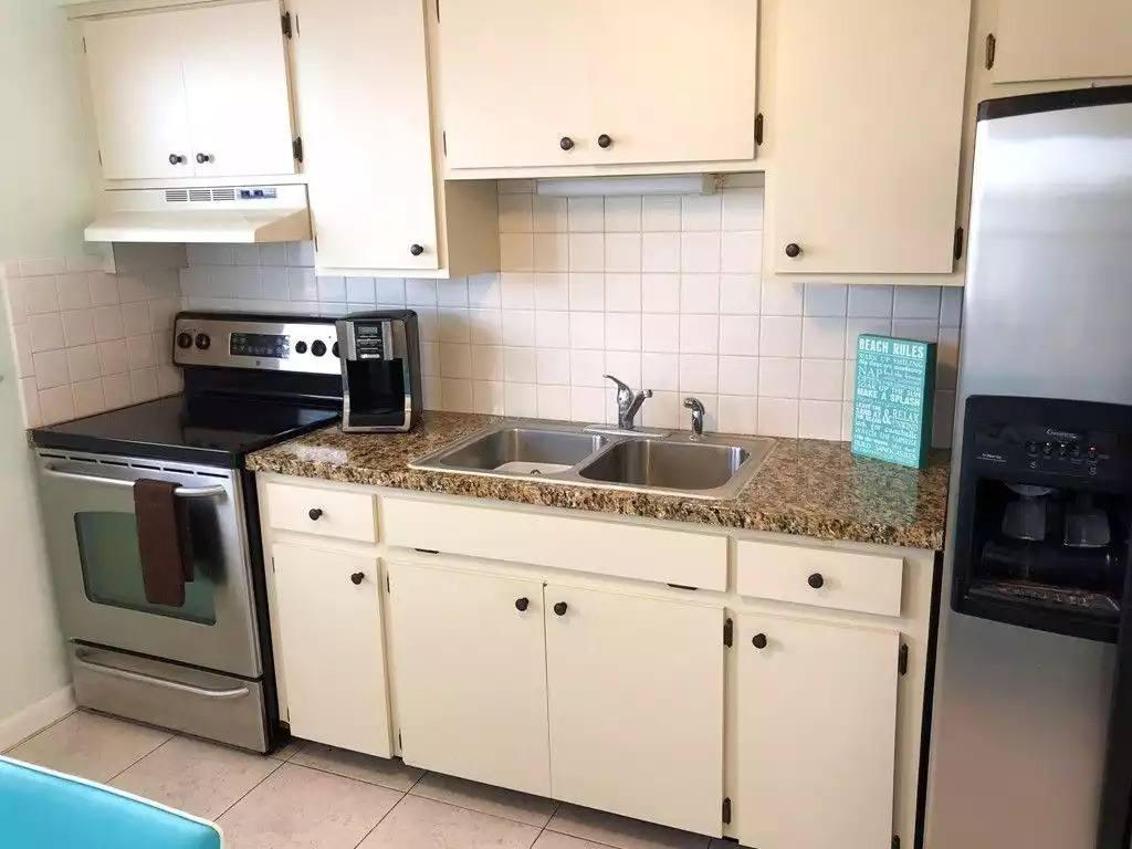 Kitchen Kitchen - Private Duplex Just Steps From The Beach - Indian Rocks Beach