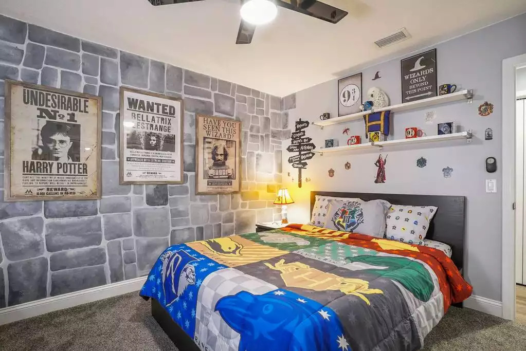 Harry Potter themed bedroom with queen sized bed. For those of you have always dreamed of receiving your Hogwarts acceptance letter, we will provide you with your very own Personalized Acceptance Letter! What a memorable experience! Harry Potter themed bedroom with queen sized bed. For those of you have always dreamed of receiving your Hogwarts acceptance letter, we will provide you with your very own Personalized Acceptance Letter! What a memorable experience! - Heated Saltwater Pool*Harry Potter*Fire Pit*BBQ*EV - St. Augustine