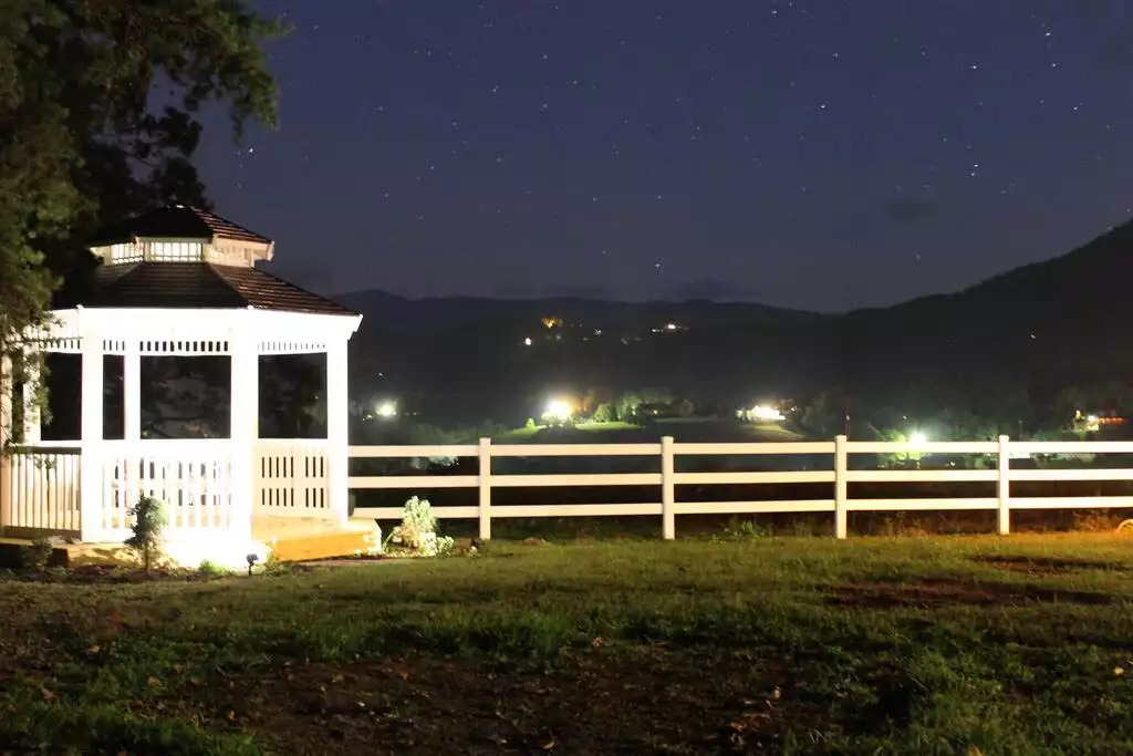 Hang out in the gazebo under the stars! Hang out in the gazebo under the stars! - Lovely Cottage with Smoky Mtn views & Bkfast!! - Pigeon Forge