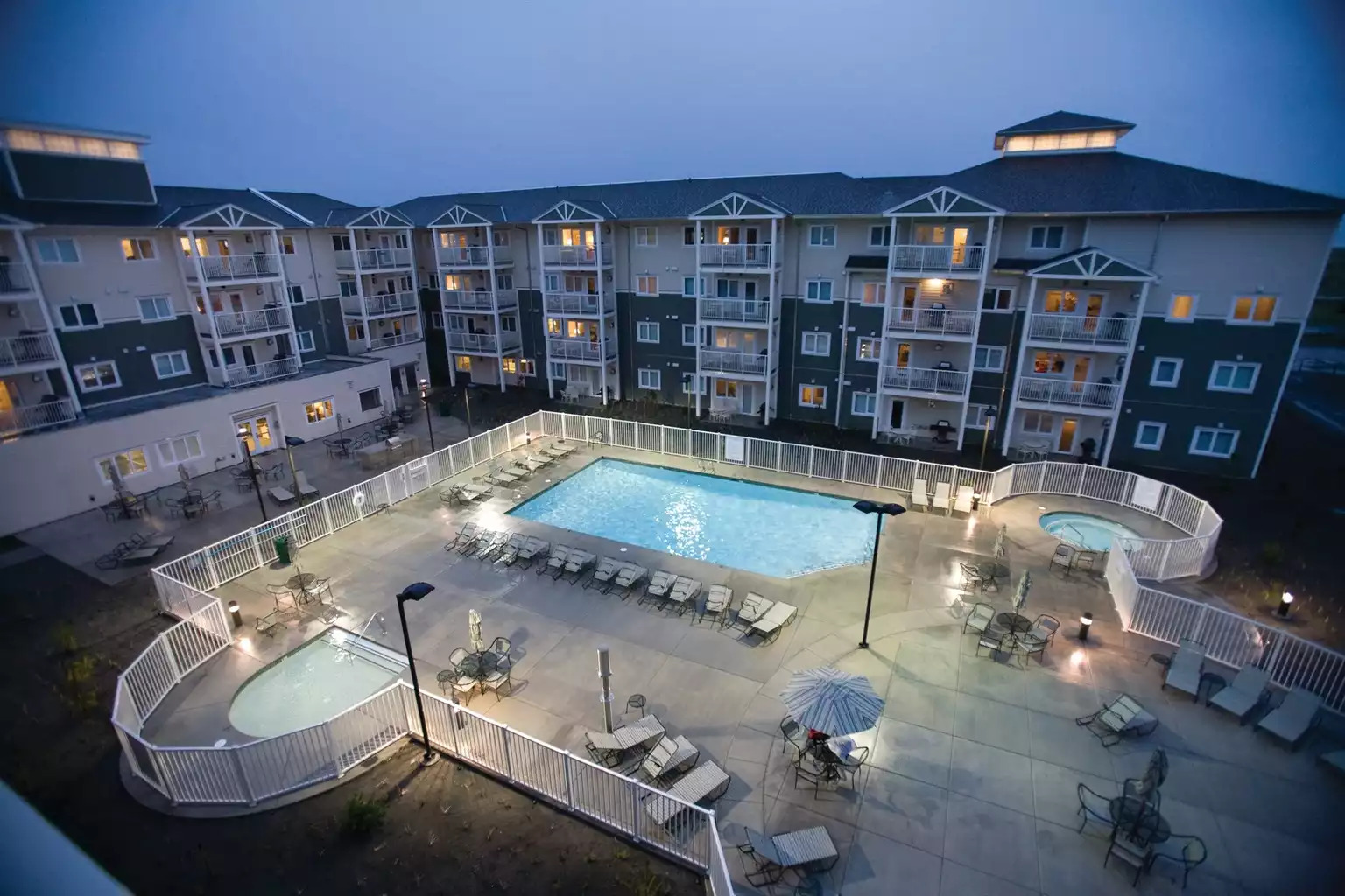 Pools & Hot Tubs Pools & Hot Tubs - Long Beach Resort 1bdr - Long Beach