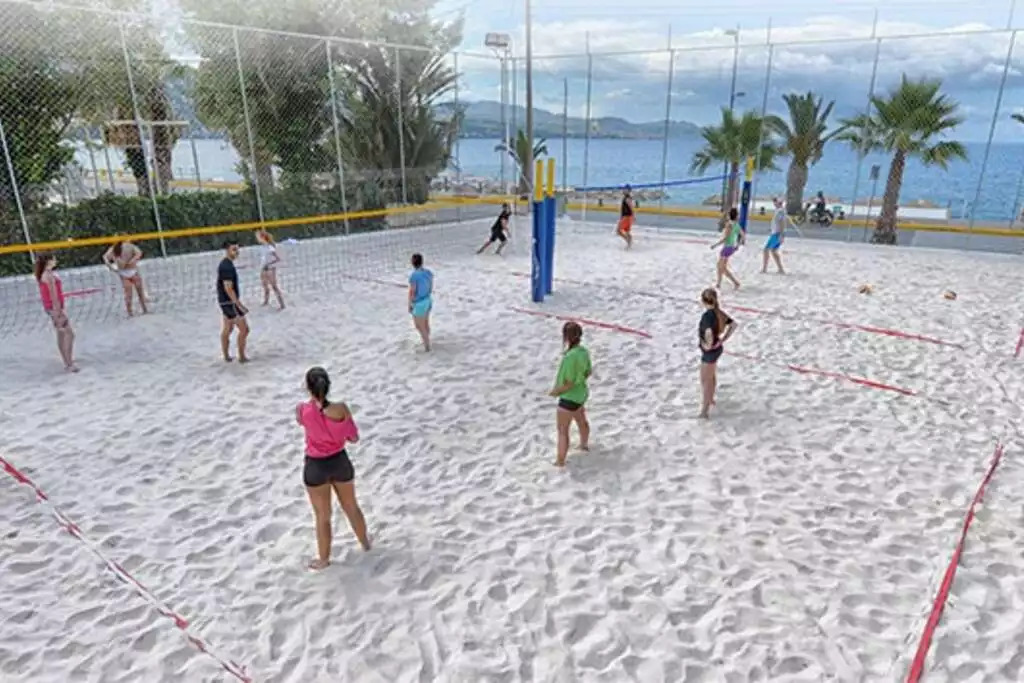 Beach volley court available in Kalamata. Ask us! Beach volley court available in Kalamata. Ask us! - Seafront Penthouse / LEO - Kalamata
