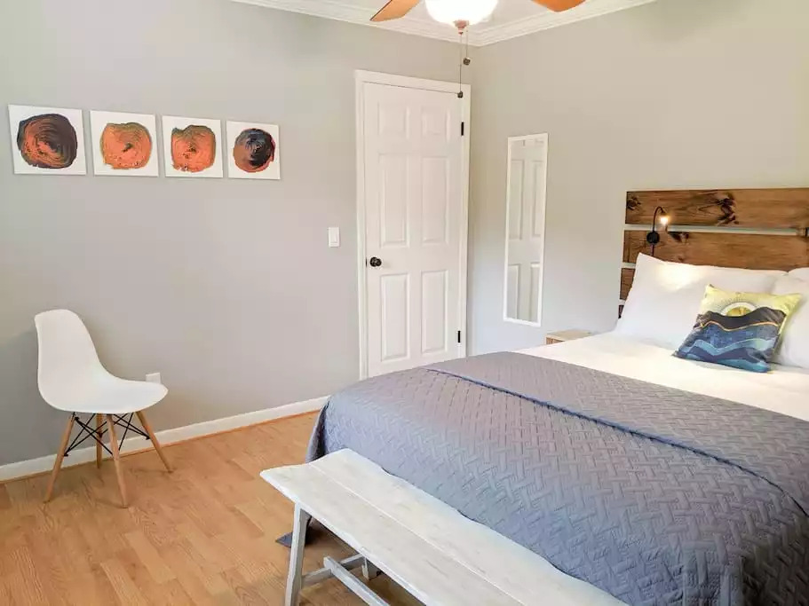 Art by @trishalyonsart Art by @trishalyonsart - Modern TN Farmhouse at Lake Chickamauga w/ WiFi - Decatur