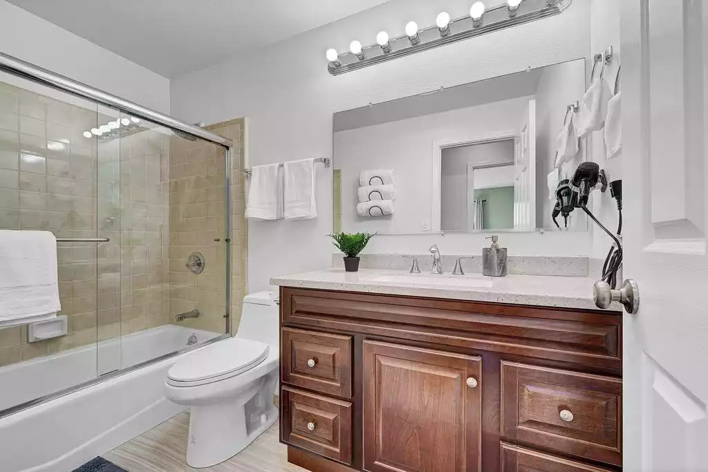 Upgraded guest bath with new fixture, toilet and shower/tub combo. Upgraded guest bath with new fixture, toilet and shower/tub combo. - NEW Unobstructed Lake/Mountain View home, movie rm - Kelseyville