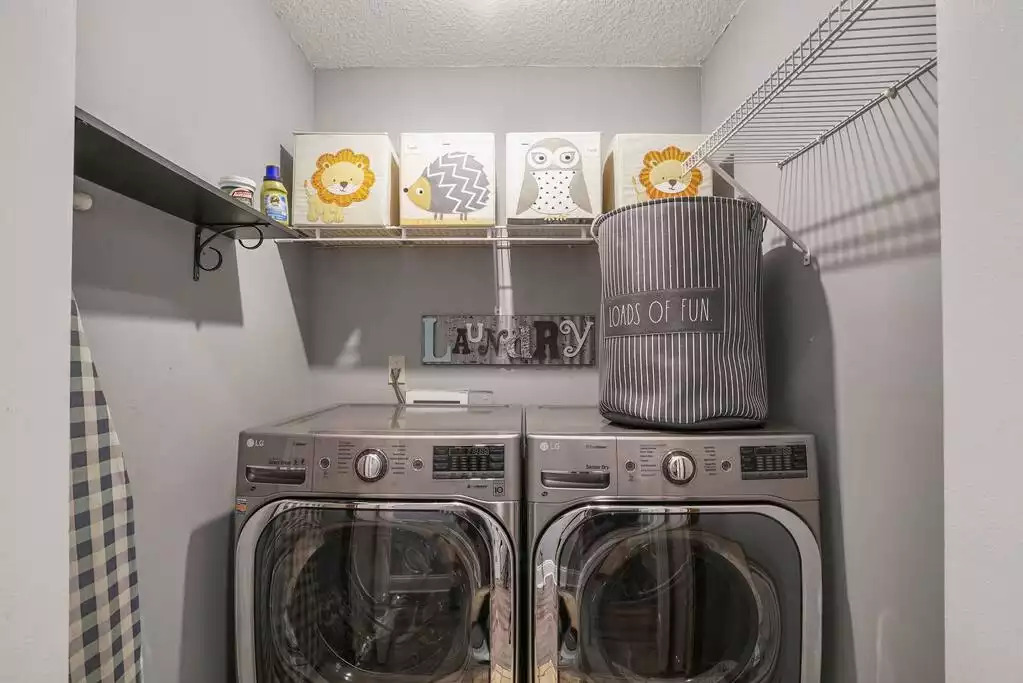 New LG large capacity washer and dryer. New LG large capacity washer and dryer. - Heated Saltwater Pool*Harry Potter*Fire Pit*BBQ*EV - St. Augustine