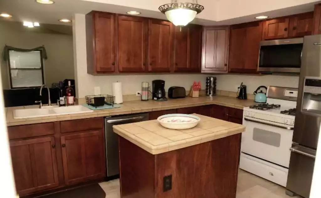 The kitchen offers all major appliances as well as small ones. The kitchen offers all major appliances as well as small ones. - Legacy Lake House - Kingsley
