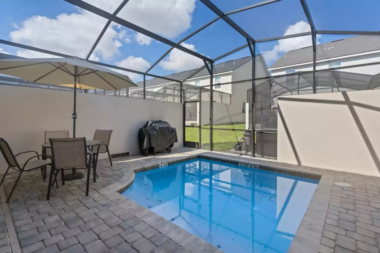 Private heated pool with patio furniture and BBQ grill. Private heated pool with patio furniture and BBQ grill. - Luxury Vacation Home Minutes From Disney World - Kissimmee