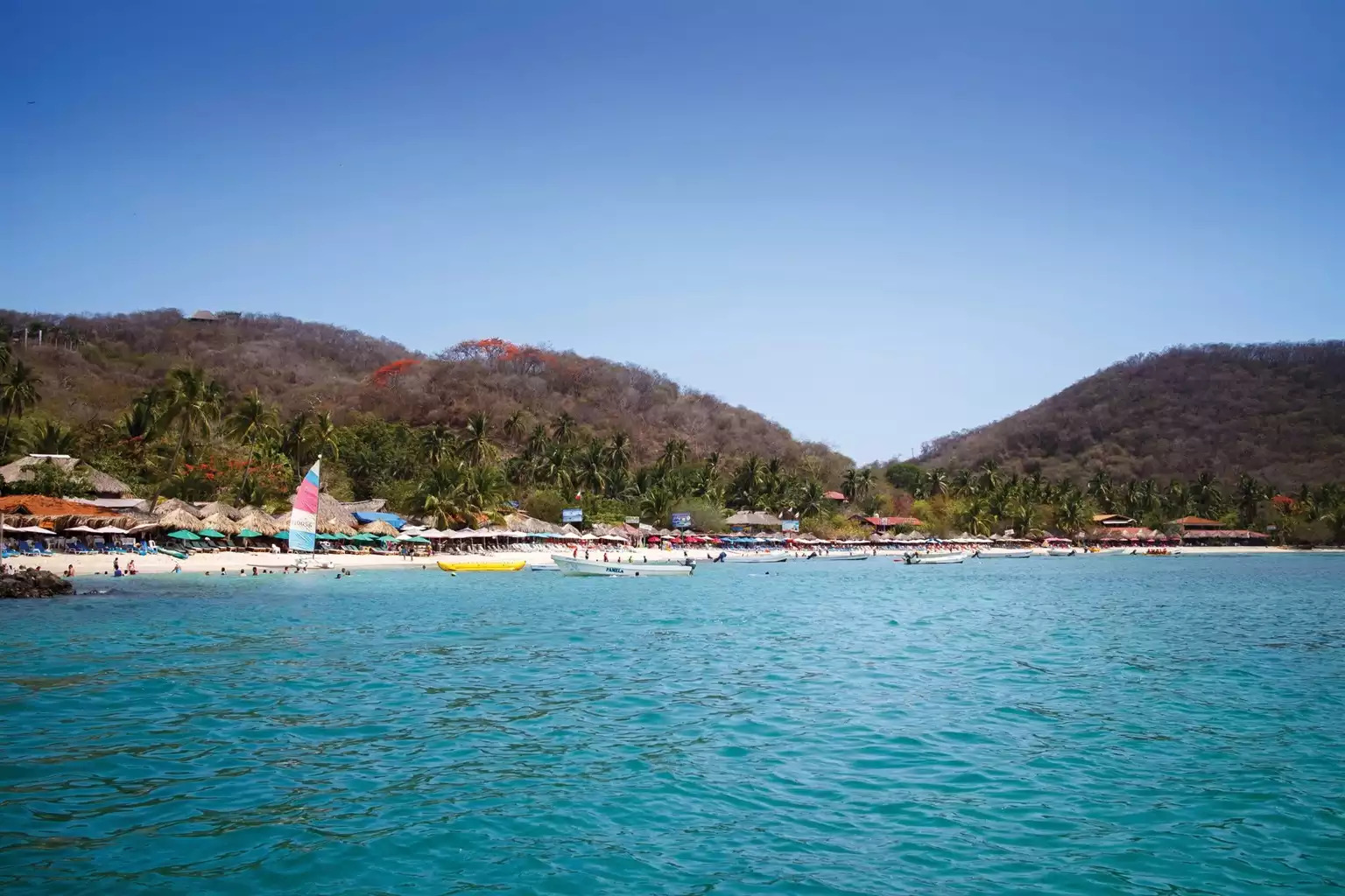 Beach Beach - Zihuatanejo Resort Studio #B - Zihuatanejo