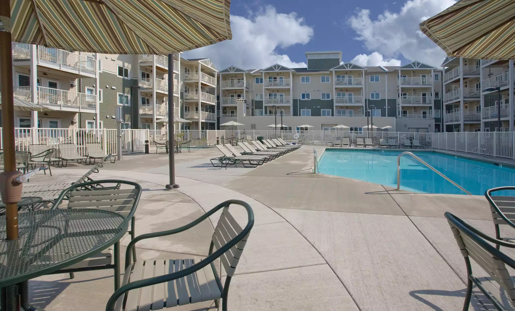 Pools & Hot Tubs Pools & Hot Tubs - Long Beach Resort 2bdr Twin - Long Beach