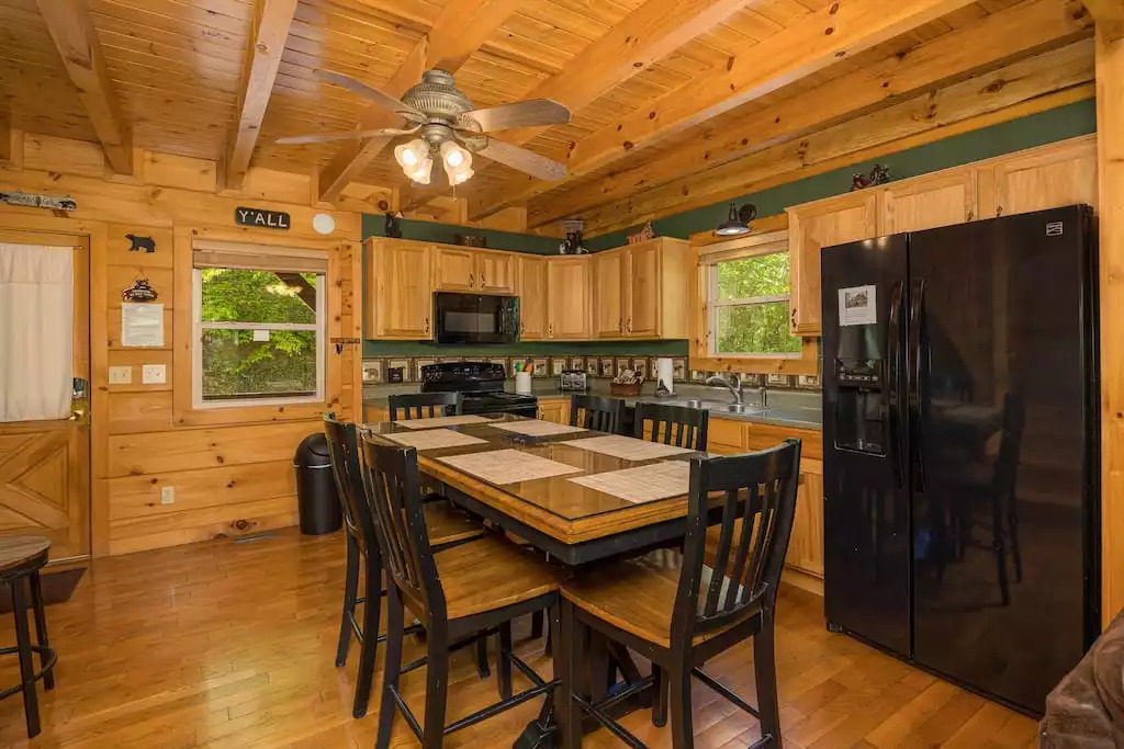 Counter Height Dining Table Seats 8 (using 2 stools) Counter Height Dining Table Seats 8 (using 2 stools) - Secluded Luxury 2 Bdrm Cabin w/Theatre Room & Pond - Sevierville