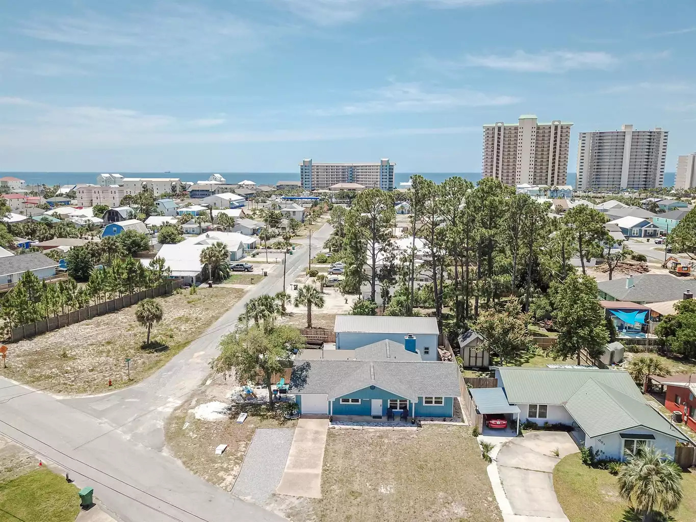 Short distance to the beach or Rick Seltzer Beach Park. Short distance to the beach or Rick Seltzer Beach Park. - Deb's Grand Lagoon 3 BR Home - Panama City Beach