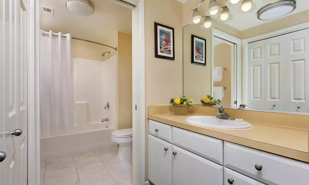 Bathroom Bathroom - Oceanside Resort 3bdr - Oceanside