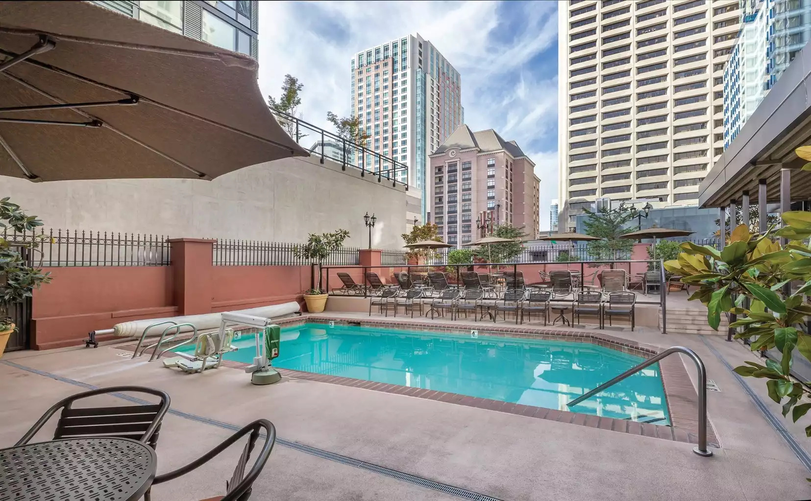 Pools & Hot Tubs Pools & Hot Tubs - The Camlin Resort Studio Hotel - Seattle