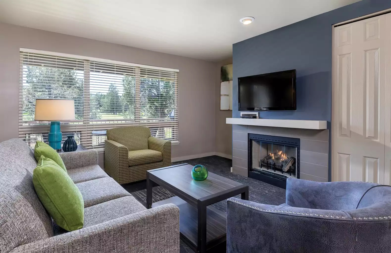 Living Area Living Area - Eagle Crest Resort 3bdr Chalet - Redmond
