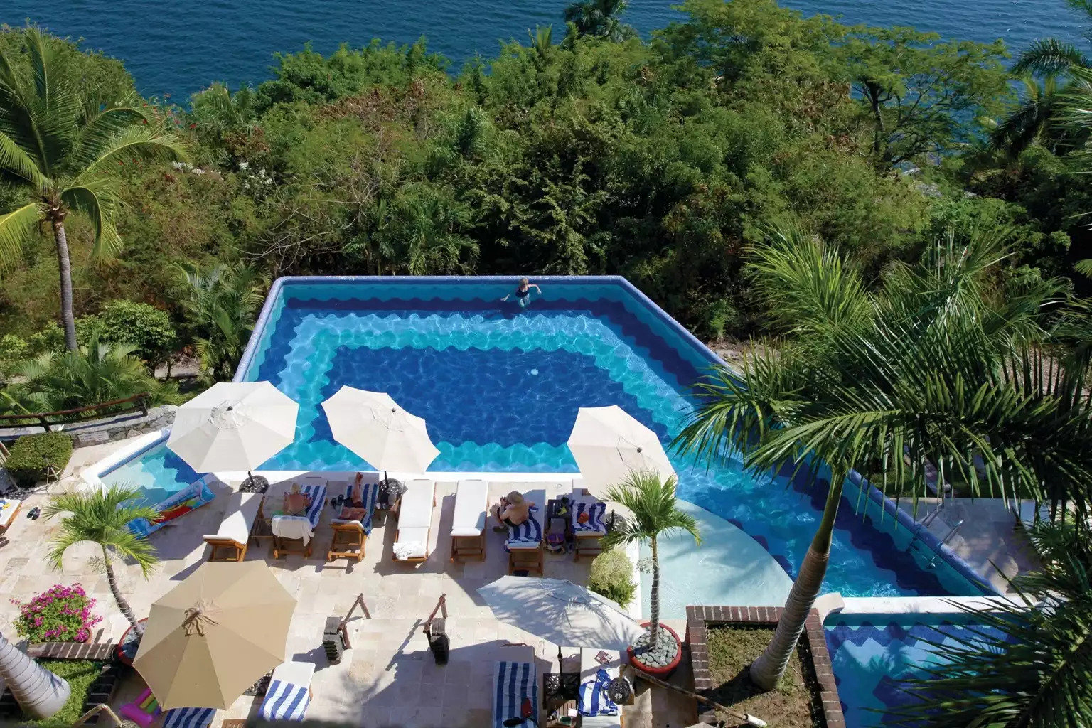 Overlooking Pool Overlooking Pool - Zihuatanejo Resort Hotel #B - Zihuatanejo