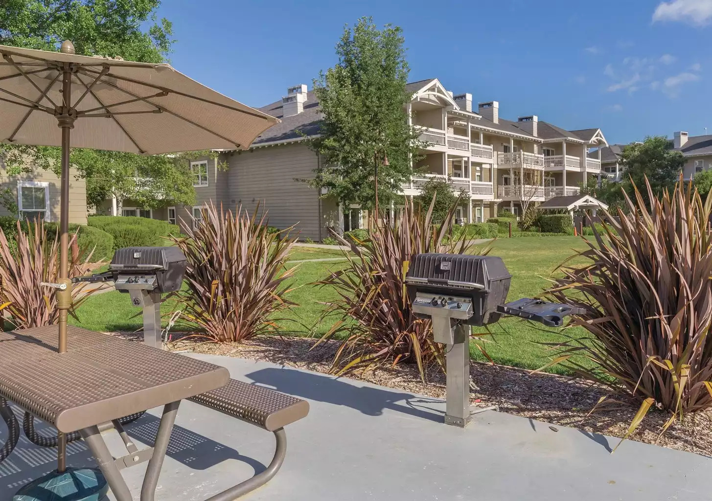 Picnic & Grill Area Picnic & Grill Area - Windsor Resort 3bdr - Windsor