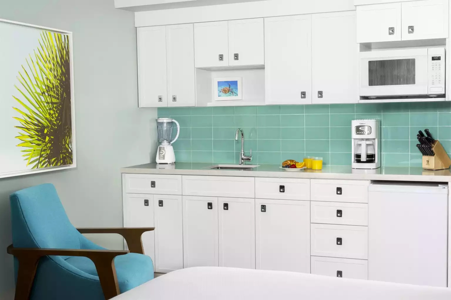 Kitchenette Kitchenette - Elysian Beach Resort Studio Double #A - St. Thomas