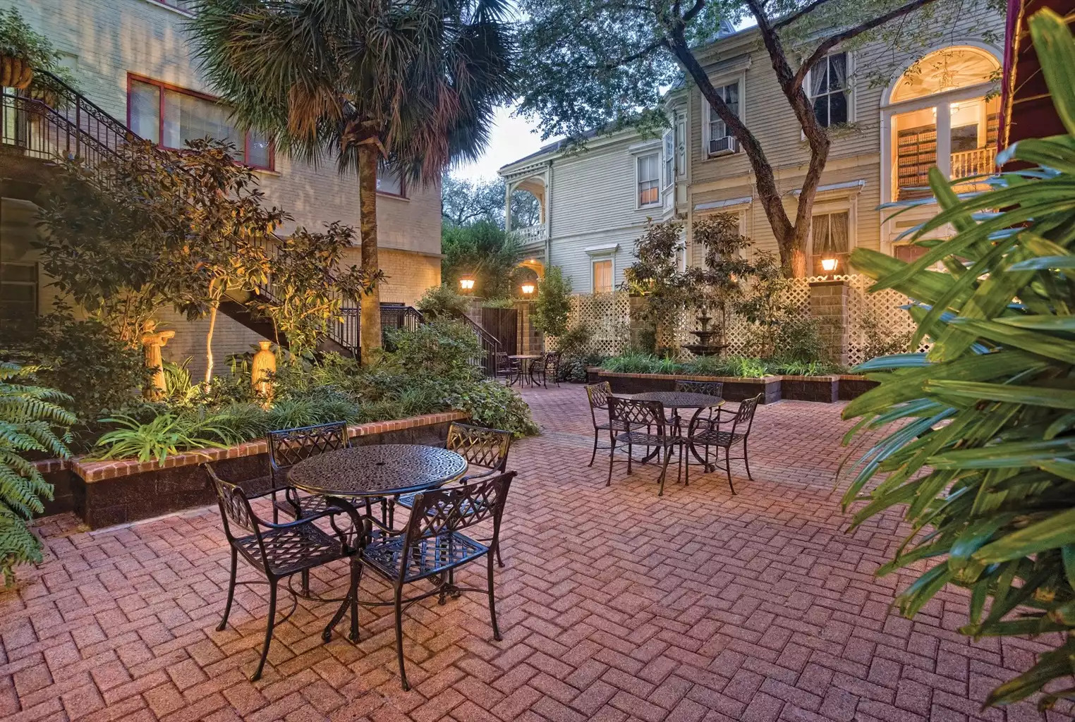 Picnic Area Picnic Area - Avenue Plaza Resort Studio - New Orleans